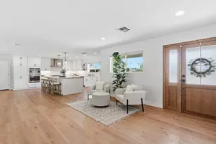 5102 E Poinsettia Dr, Scottsdale, AZ 85254 - Photo 2