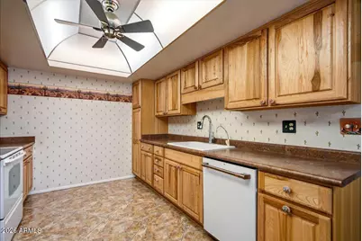 13845 N 108th Drive, Sun City, AZ 85351 - Photo 2