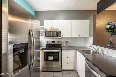 18616 N 34th Avenue #Unit 5, Phoenix, AZ 85027 - Photo 14