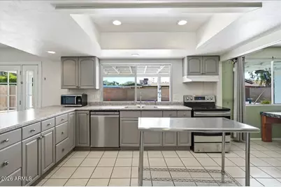 6217 S Hazelton Lane, Tempe, AZ 85283 - Photo 4