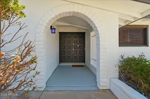 6217 S Hazelton Ln, Tempe, AZ 85283 - Photo 2