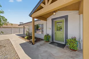3923 S Dorsey Ln, Tempe, AZ 85282 - Photo 2