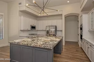 22420 N 48th St, Phoenix, AZ 85054 - Photo 8