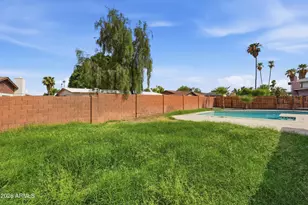 4616 W Saguaro Dr, Glendale, AZ 85304 - Photo 6