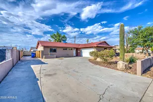 7922 W Earll Dr, Phoenix, AZ 85033 - Photo 2