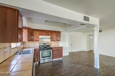 7922 W Earll Drive, Phoenix, AZ 85033 - Photo 6