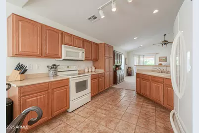 2415 E Antigua Drive, Casa Grande, AZ 85194 - Photo 12