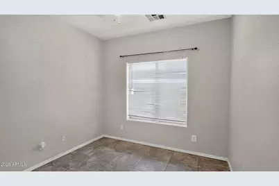 7230 W Sheila Lane, Phoenix, AZ 85033 - Photo 10