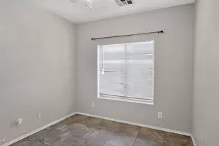 7230 W Sheila Ln, Phoenix, AZ 85033 - Photo 10