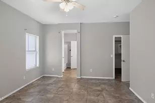 7230 W Sheila Ln, Phoenix, AZ 85033 - Photo 2