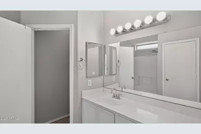 7230 W Sheila Lane, Phoenix, AZ 85033 - Photo 4