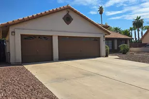 11007 W Cottonwood Ln, Avondale, AZ 85392 - Photo 2