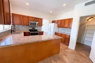 8274 S Stephanie Ln, Tempe, AZ 85284 - Photo 2
