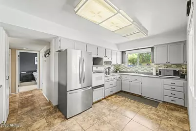 10262 W Snead Circle N, Sun City, AZ 85351 - Photo 2
