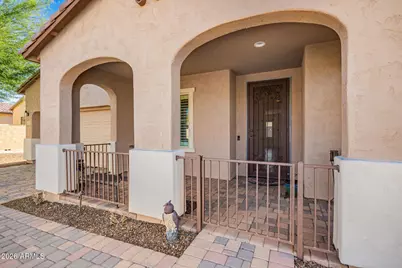 17987 W Redwood Lane, Goodyear, AZ 85338 - Photo 2