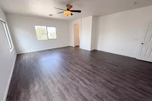 7428 S 15th Dr, Phoenix, AZ 85041 - Photo 16