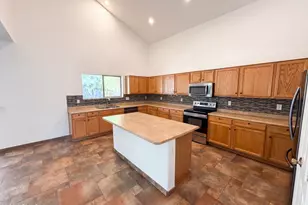 7428 S 15th Dr, Phoenix, AZ 85041 - Photo 2