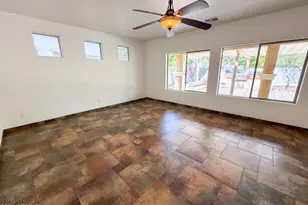 7428 S 15th Dr, Phoenix, AZ 85041 - Photo 8