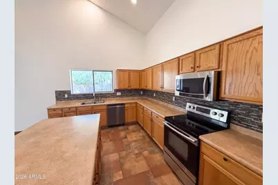 7428 S 15th Drive, Phoenix, AZ 85041 - Photo 10