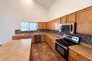 7428 S 15th Dr, Phoenix, AZ 85041 - Photo 10