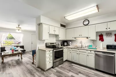 15618 N 21st Street, Phoenix, AZ 85022 - Photo 12