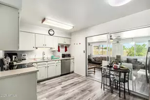 15618 North 21st St, Phoenix, AZ 85022 - Photo 4