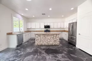 2463 S Bristol, Mesa, AZ 85209 - Photo 2
