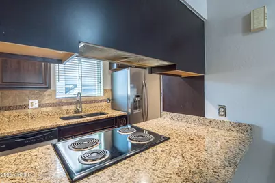 3119 N 38th Street #8, Phoenix, AZ 85018 - Photo 4