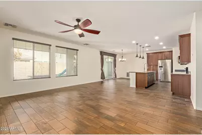 12136 W Tether Trail, Peoria, AZ 85383 - Photo 8