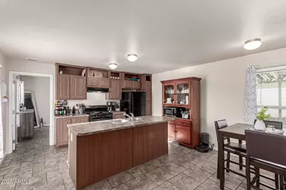 7810 W Peoria Avenue #121, Peoria, AZ 85345 - Photo 4