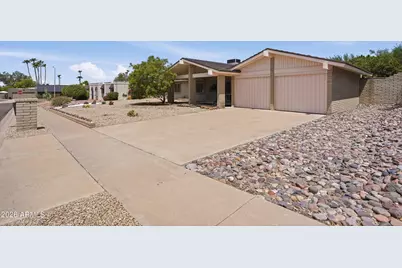 2206 E Nicolet Avenue, Phoenix, AZ 85020 - Photo 2