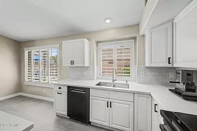 250 E Chelsea Lane, Gilbert, AZ 85295 - Photo 18