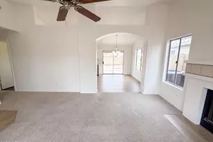 2945 E Hononegh Dr, Phoenix, AZ 85050 - Photo 8
