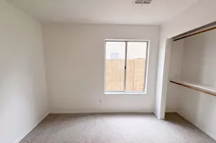 2945 E Hononegh Dr, Phoenix, AZ 85050 - Photo 10