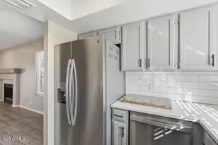 6612 N 48th Dr, Glendale, AZ 85301 - Photo 8