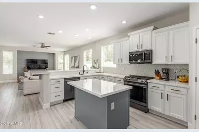 6745 S Rachael Way, Gilbert, AZ 85298 - Photo 16