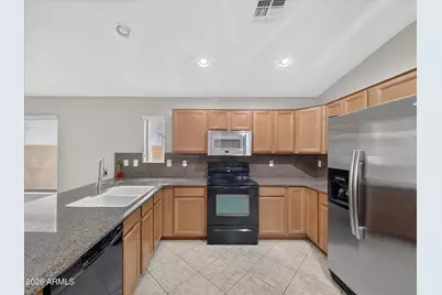 633 E Leslie Avenue, San Tan Valley, AZ 85140 - Photo 4