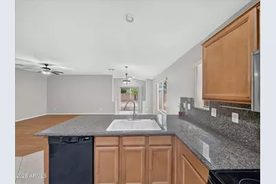 633 E Leslie Avenue, San Tan Valley, AZ 85140 - Photo 2