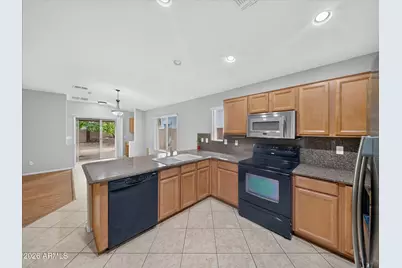 633 E Leslie Avenue, San Tan Valley, AZ 85140 - Photo 4