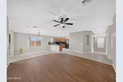 633 E Leslie Avenue, San Tan Valley, AZ 85140 - Photo 2
