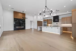 1335 E Kaler Dr, Phoenix, AZ 85020 - Photo 8