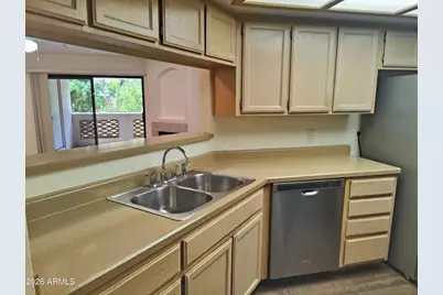 5104 N 32nd Street #214, Phoenix, AZ 85018 - Photo 2