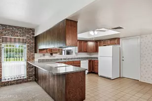 7909 W Country Gables Dr, Peoria, AZ 85381 - Photo 10