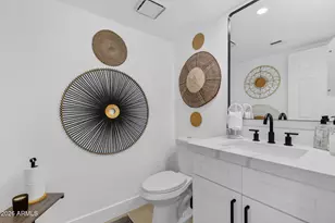 11011 N 92nd St, Scottsdale, AZ 85260 - Photo 14