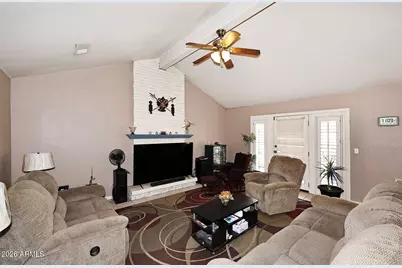 1643 E Fairview Street, Chandler, AZ 85225 - Photo 2