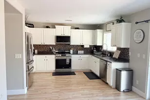 4050 E Silverbell Rd, San Tan Valley, AZ 85143 - Photo 8