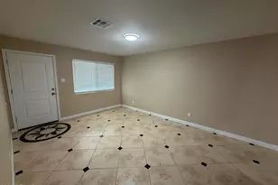 5810 W Earll Dr, Phoenix, AZ 85031 - Photo 14