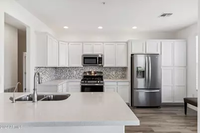 2425 W Bronco Butte Trail #2017, Phoenix, AZ 85085 - Photo 10