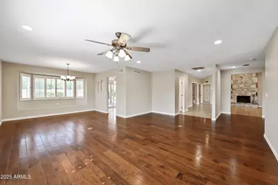 324 W Willow Avenue, Phoenix, AZ 85029 - Photo 4