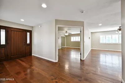 324 W Willow Avenue, Phoenix, AZ 85029 - Photo 2